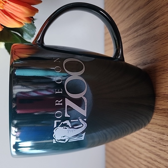 Oregon Zoo Mug, with Elephant Design. - Picture 1 of 8